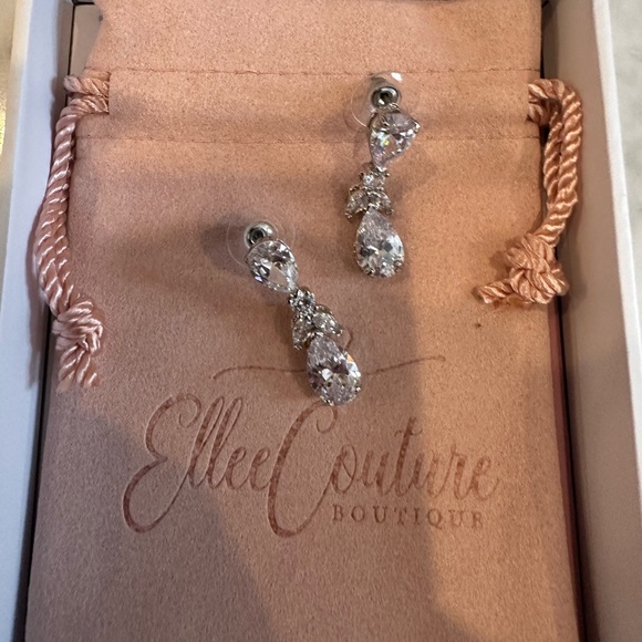 Bridal Earring Set *New in Box* - Picture 7 of 9